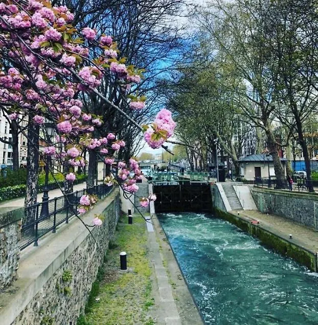 Apartment Studio Paris 10 Canal Saint-Martin France
